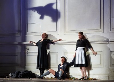 (L to R) Erin Wall as La Contessa, Ms. Fons as Cherubino and Jane Archibald as Susanna and in Le Nozze di Figaro – Canadian Opera Company (Photo: Michael Cooper)