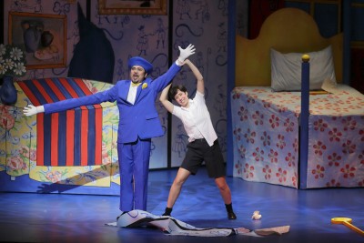 Hidekazu Machi as Clock with Ms. Fons as L'Enfant in L'Enfant et les Sortilèges – Ongaku-Juku Festival (Photo: Michiharu Okubo)